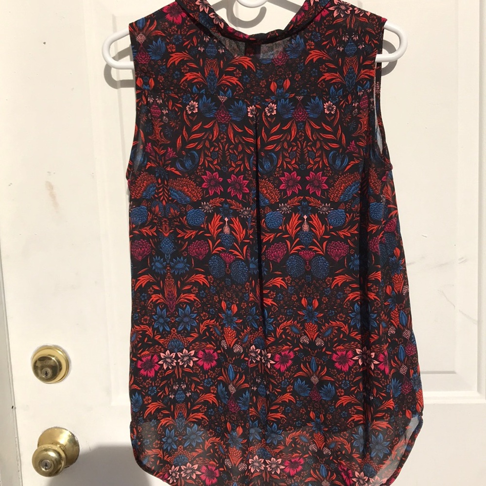 Top - Picture 2 of 2